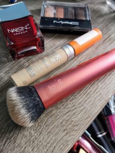 Rimmel Wake Up Concealer and Real Techniques Expert Foundation Brush